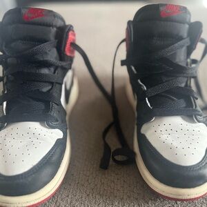 Jordan 1 Retro High OG “Black Toe” Kids Sneakers